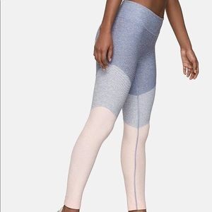 Outdoor Voices 7/8 Springs Leggings in Lake/Dove/Rose